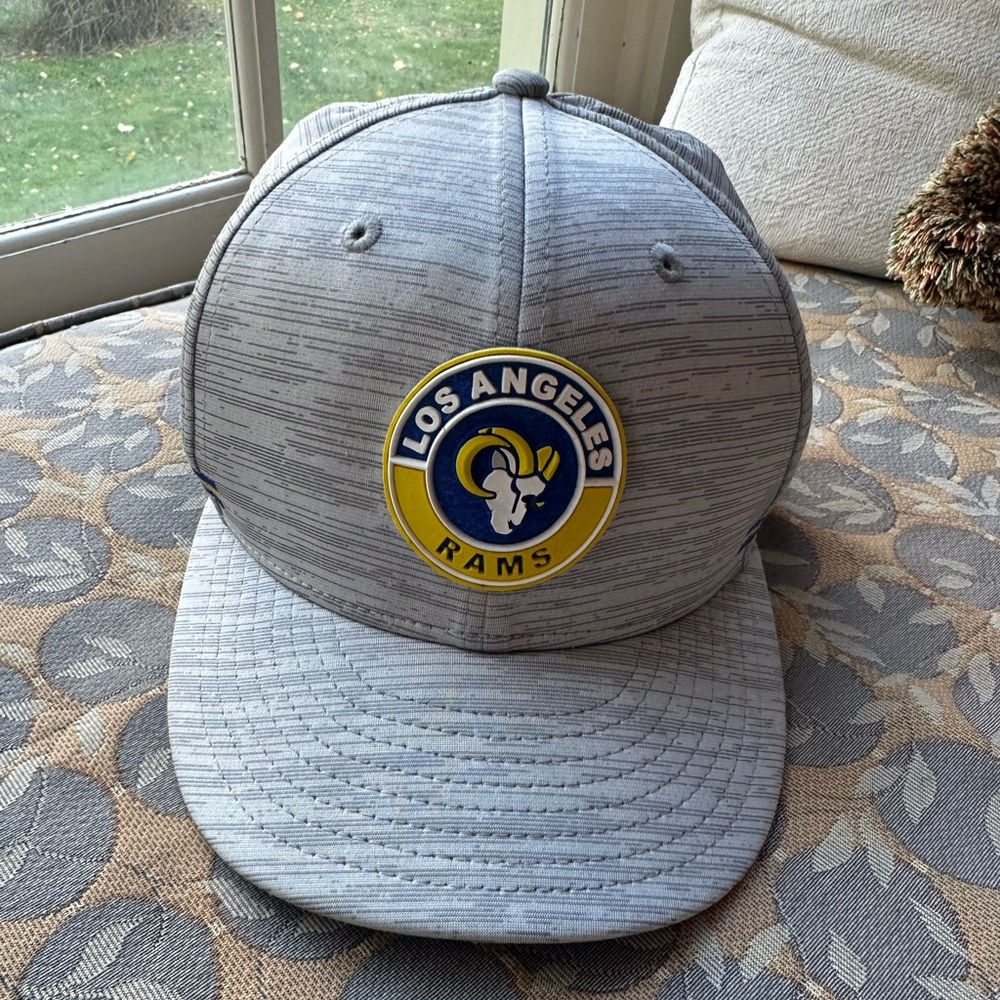 Mundt LA Rams New Era NFL Gray Cap, Size M/L